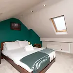 Modern Maisonette In Vibrant Bristol, Free Parking